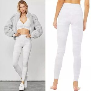 ALO Yoga Light Gray Camo High-Waist Vapor Leggings size M